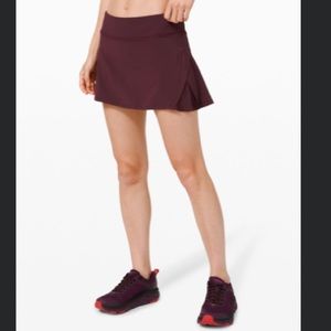 Lululemon Play Off the Pleats Tennis Skirt, 13”. Size 8.